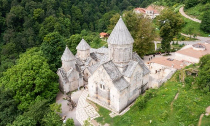 Ինչո՞ւ են իշխանությունները Հաղարծին վանական համալիր տանող ճանապարհը դուրս թողել «ասֆալտային փիառ» օպերացիայից. «Փաստ»